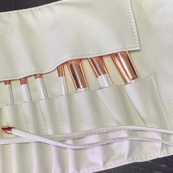 Free People Eco Vegan cruelty free La Beauté Soi Makeup Brush Collection - Picture 2 of 5